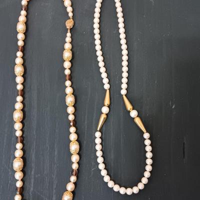 Two elegant vintage necklaces