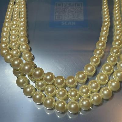 Carolee Designer 16"-19" Adjustable Faux Triple Strand Pearl Necklace in Great Hardly Worn Condition as Pictured.