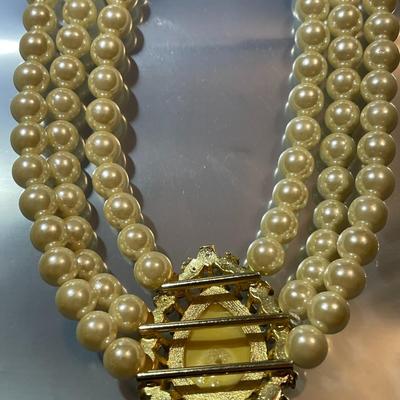 Triple Strand 16" Faux Pearl Statement Necklace w/Crystal Accents in Great Hardly Worn Condition as Pictured.