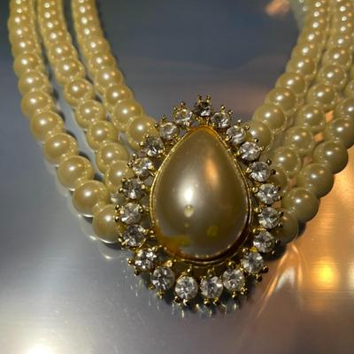 Triple Strand 16" Faux Pearl Statement Necklace w/Crystal Accents in Great Hardly Worn Condition as Pictured.