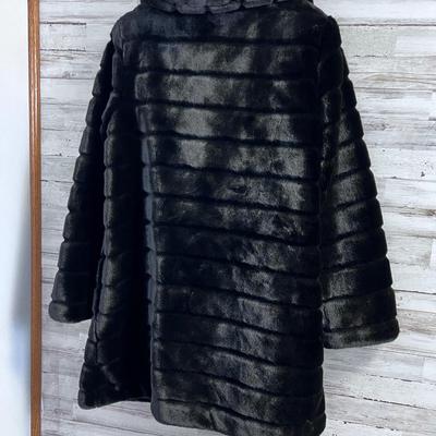 NEW Lovely Faux Fur Coat