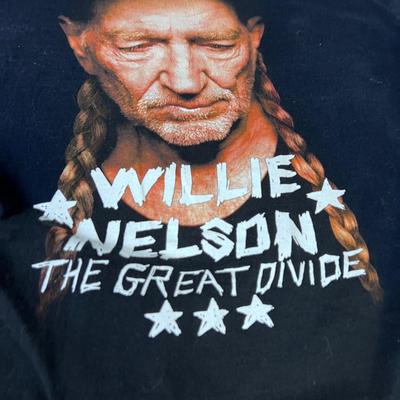 Willey Nelson GREAT DIVIDE Concert T-Shirt COLLECTIBLE! 
