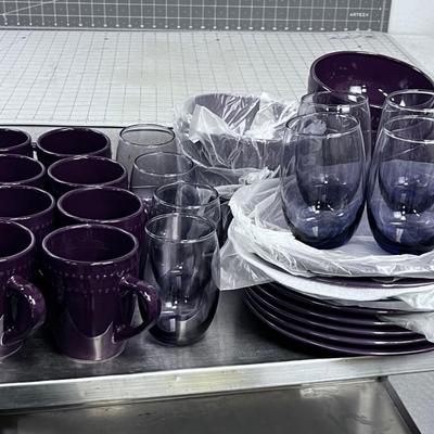 Purple Set of 8 Dishes, ROYAL NORFOLK 