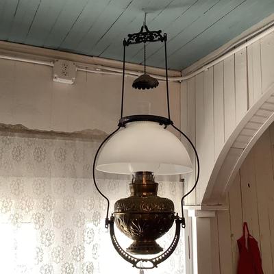 603 Antique Brass & Metal Victorian Hanging Oil Lamp
