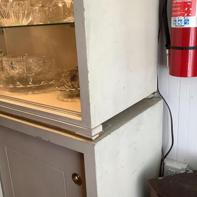 605 Vintage Display Cabinet Painted White with Lights