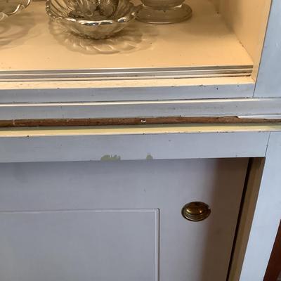 605 Vintage Display Cabinet Painted White with Lights