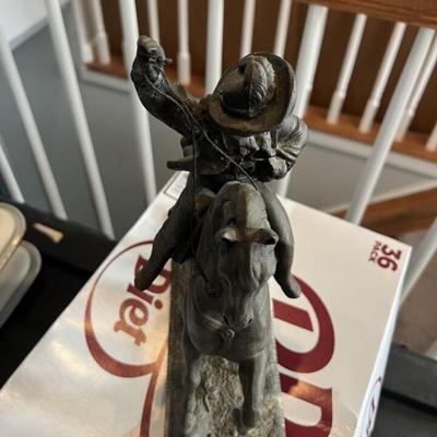 EARLY 1900'S METROPOLITAN MFG CO METAL STATUE OF A GENERAL RIDING A HORSE