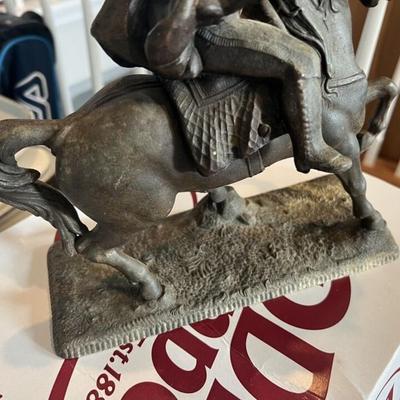 EARLY 1900'S METROPOLITAN MFG CO METAL STATUE OF A GENERAL RIDING A HORSE