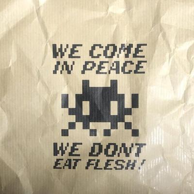 INVADER - INVADER FOR PETA - WE COME IN PEACE SHIRT (M)