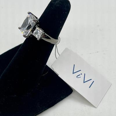 Vivi ring new with tag large crystal stones