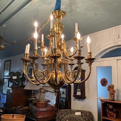 921 Very Large Solid Brass Hanging 18 Arm Chandelier with Solid Brass Chain