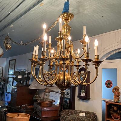 921 Very Large Solid Brass Hanging 18 Arm Chandelier with Solid Brass Chain