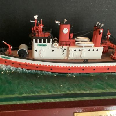 617 FDNY John J. Harvey Code 3 Fire Boat Model Collectable