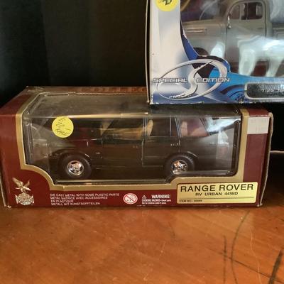 618 Three Car Models by Maisto