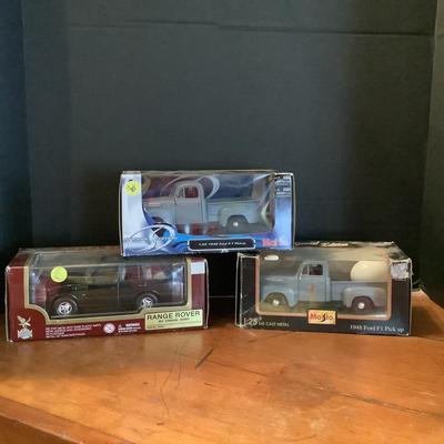 618 Three Car Models by Maisto