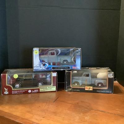 618 Three Car Models by Maisto