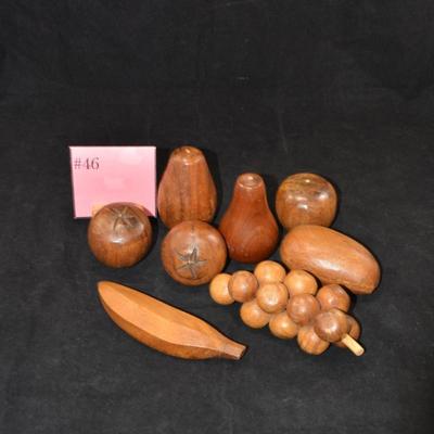 Lot of Vintage MCM Wooden Fruit Centerpiece Decor