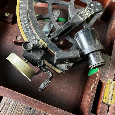 806 Vintage U.S. Navy Bureau of Ships Sextant Type Stadimeter Model. 0 with Case