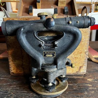 813 Vintage Berger Model 320 Surveyor Transit Level with Case