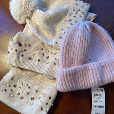 INC set, Cream hat/scarf, Pink hat