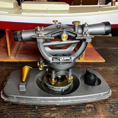 819 David White Model 8300 Transit Surveyor Level