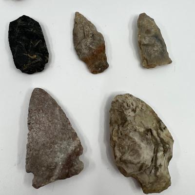 N822 Lot of Arrowheads