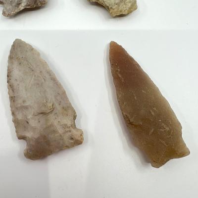 N822 Lot of Arrowheads