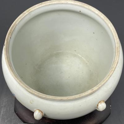 C. 1880s Antique Chinese Famille Rose Porcelain Pot