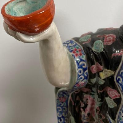 Vintage Chinese Famille rose Porcelain Figurine