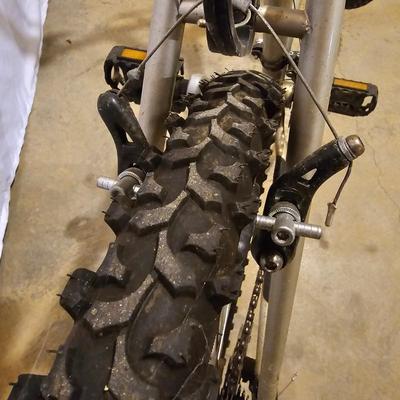 Pair of Giant Acapulco 26" Bicycles (B-JS)