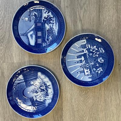 Set of 3 Royal Copenhagen Plates 1990, 2005, 2008