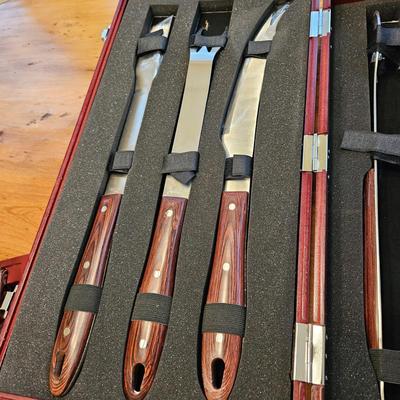 NIB Grill Set and Steak Knives (DR-DW)