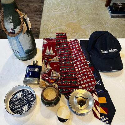 N828 Nautical Items & Decor Lot