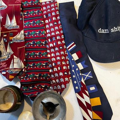 N828 Nautical Items & Decor Lot