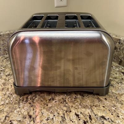 Waring Stainless Blender and Cuisinart Toaster (DR-MK)
