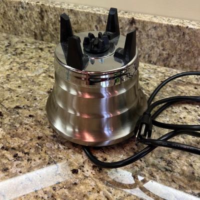 Waring Stainless Blender and Cuisinart Toaster (DR-MK)