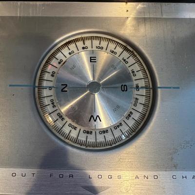 N833 Vintage Trans-Oceanic Zenith Solid State Radio