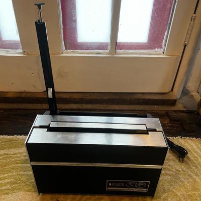 N833 Vintage Trans-Oceanic Zenith Solid State Radio
