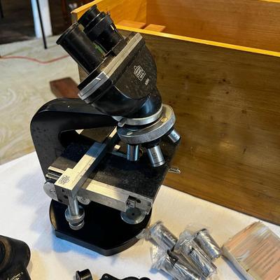 N827 Vintage Nippon Kogaku Tokyo 60899 Microscope with Case