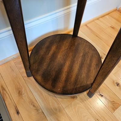 Round Wooden Side Table by Flexsteel Industries (LR-DW)