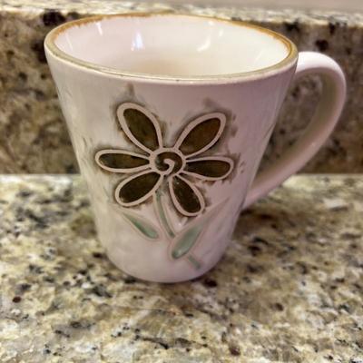 Pier 1 â€˜Petalsâ€™ Dishes and More (DR-MK)
