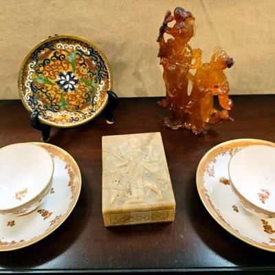 Group of Small Asian Items