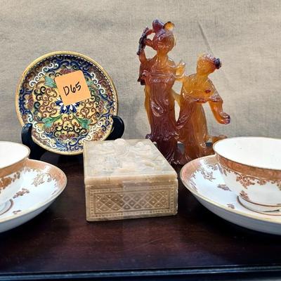 Group of Small Asian Items