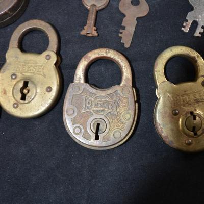 Lot of 5 Antique/Vintage Reese Padlocks with Keys