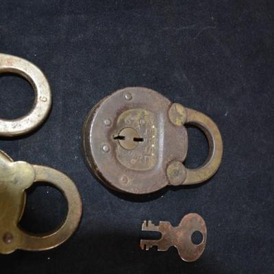 Lot of 5 Antique/Vintage Reese Padlocks with Keys