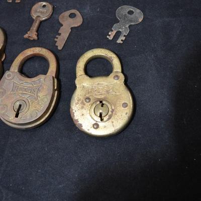 Lot of 5 Antique/Vintage Reese Padlocks with Keys