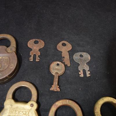 Lot of 5 Antique/Vintage Reese Padlocks with Keys