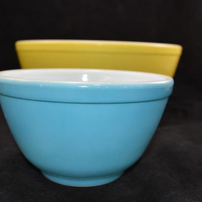 Vintage Pyrex Primary Colors Nesting Mixing Bowls