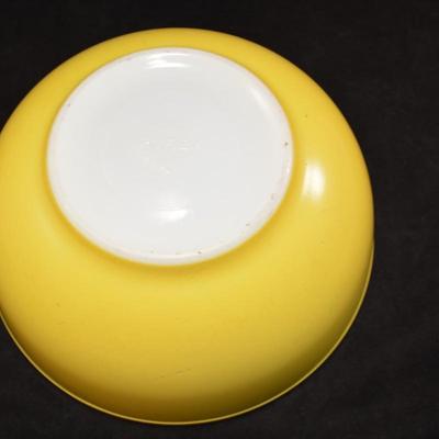 Vintage Pyrex Primary Colors Nesting Mixing Bowls