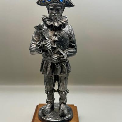 1989 Michael Ricker pewter clown with scepter statue #819 / 2250